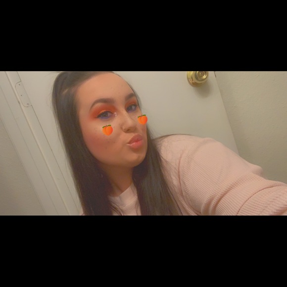 Meet your Posher, Taylor - Picture 1 of 1